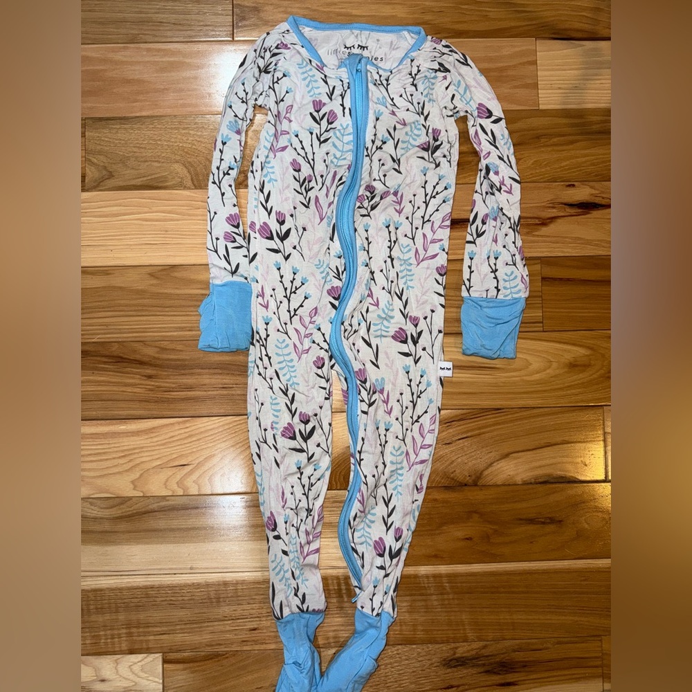 Little sleepies zippy size 12-18 months